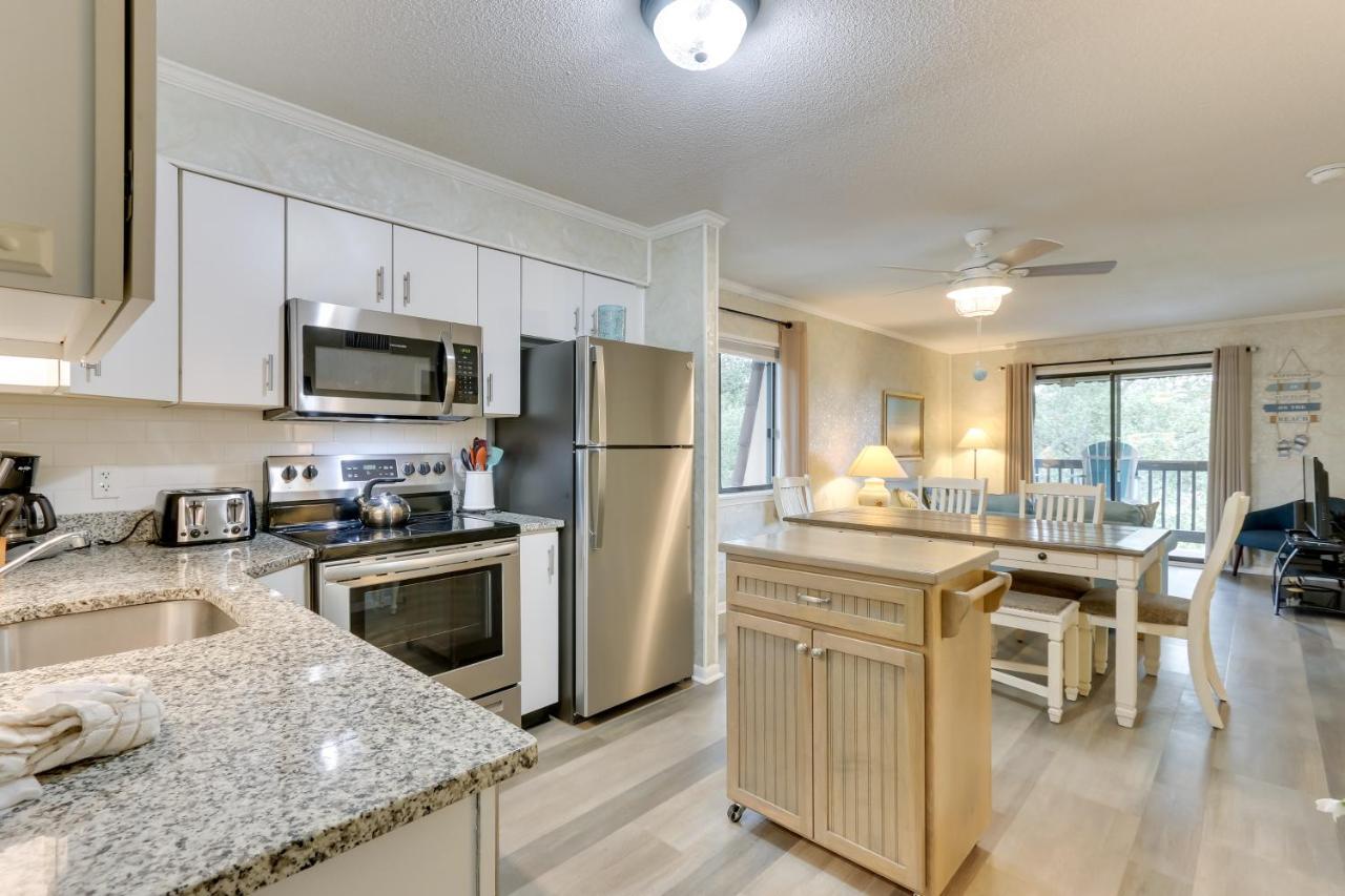 Hilton Head Condo With Balcony And Pool, Walk To Beach Hilton Head Island Eksteriør bilde