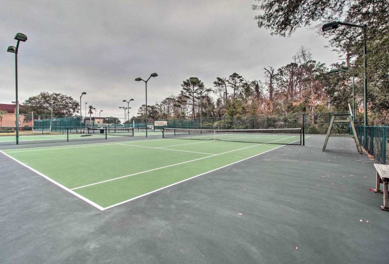 Hilton Head Condo With Balcony And Pool, Walk To Beach Hilton Head Island Eksteriør bilde